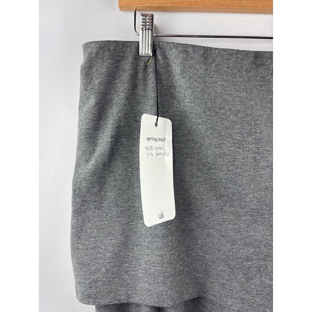 Women’s Cabi XL Gray Cropped Leggings w/ Attached Skirt - Picture 4 of 6